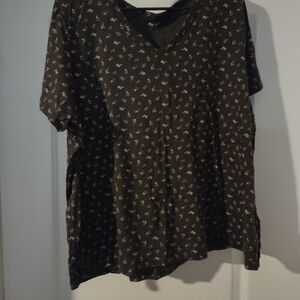 Old Navy Black Floral Short Sleeve Tee